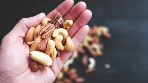 Ăn các loại hạt mỗi ngày có thể giảm nguy cơ tăng huyết áp