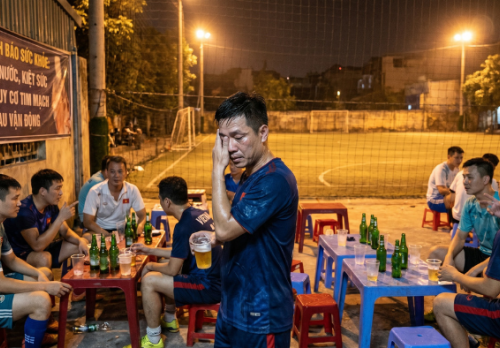 Hệ lụy từ thói quen ăn nhậu sau khi chơi thể thao