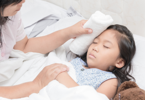 Bác sĩ chỉ ra hai sai lầm phổ biến khi chăm sóc trẻ mùa Hè