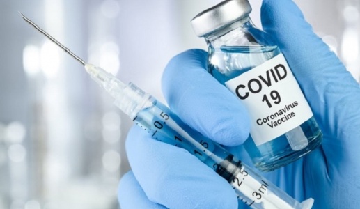 Bị vảy nến phải dùng thuốc tiêm vaccine COVID-19 có an toàn không?