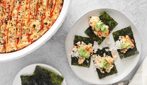 Cơm cá hồi bỏ lò: Cách thưởng thức 'sushi' khác lạ