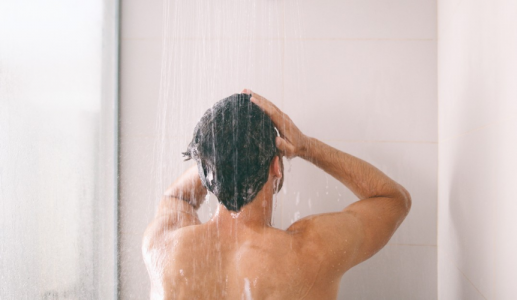 Vì sao thấy chóng mặt và buồn nôn khi tắm?