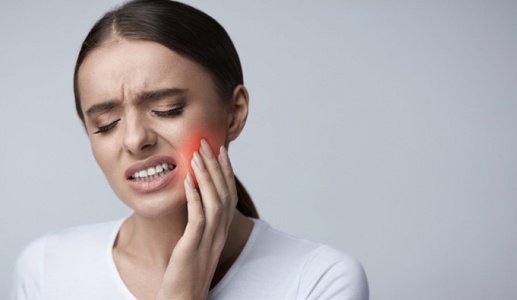 Triệu chứng và cách phòng ngừa viêm quanh răng tái phát