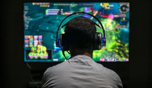 Chơi game trên máy tính nhiều tăng nguy cơ rối loạn cương dương