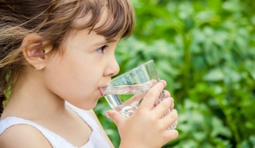 Uống nước mùa nắng thế nào cho đúng?