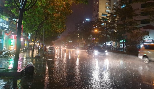 Hà Nội và nhiều nơi ở Bắc Bộ mưa lớn 
