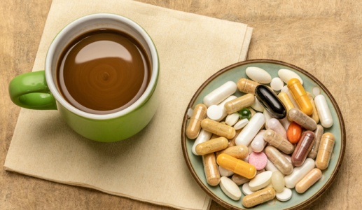 Vitamin và vi chất nên tránh bổ sung cùng lúc với cà phê
