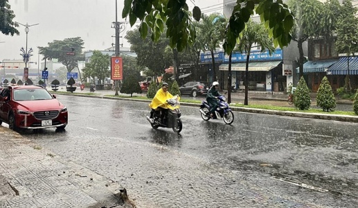 Trung Bộ tiếp tục mưa lớn, vùng núi đề phòng lũ quét và sạt lở đất