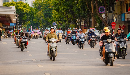 Bão số 8 sắp tan trên biển, ngày nắng ở cả ba miền