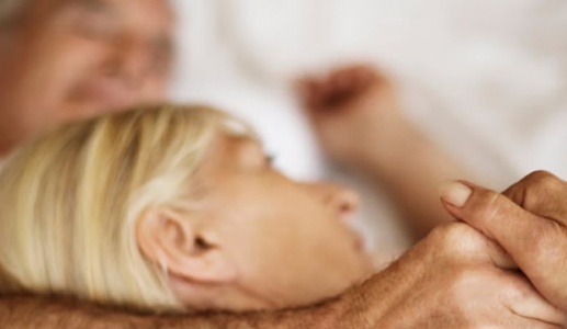 Tiền mãn kinh “giết chết” ham muốn của vợ tôi