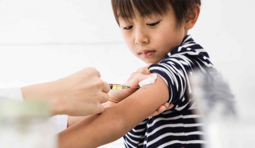 Việt Nam nhận thêm 500.000 liều vaccine để khống chế dịch sởi 