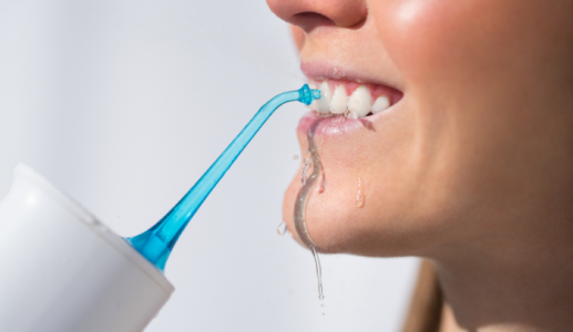 Máy tăm nước có cần thiết cho quá trình vệ sinh răng miệng?