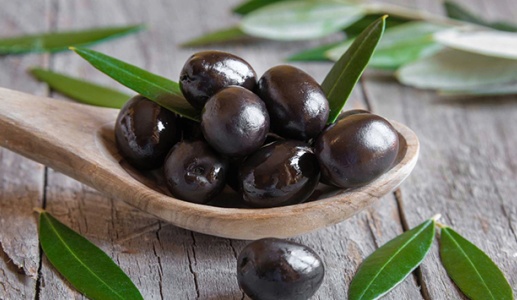 Olive đen - món ăn vặt lý tưởng cho phụ nữ mãn kinh