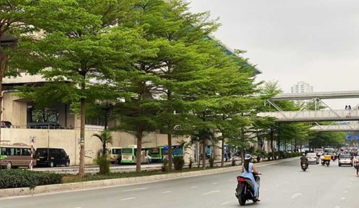 Bắc Bộ và Nam Bộ ngày nắng, chiều tối mưa dông vài nơi