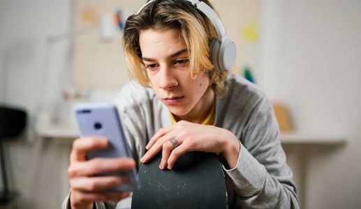 Mạng xã hội làm tăng nguy cơ trầm cảm ở người trẻ 