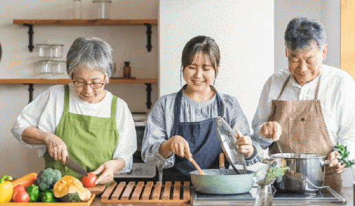 Tự nấu ăn, kỹ năng sống còn của người cao tuổi