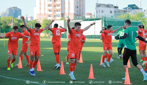 ĐT Việt Nam chia tay 2 cầu thủ đầu tiên, chờ Công Phượng bình phục