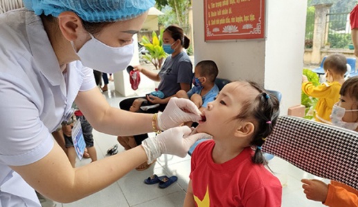 Bộ Y tế: Không sử dụng vitamin A liều cao trôi nổi ngoài thị trường