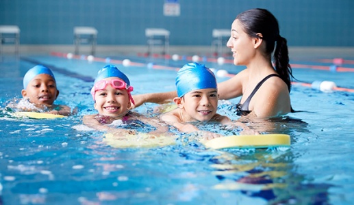 Mười điều cha mẹ cần biết khi cho con học bơi