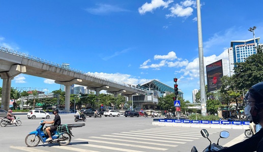 Cả nước ngày nắng, chiều tối mưa dông vài nơi