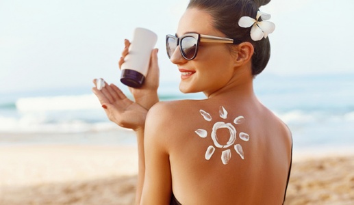 Bí kíp bảo vệ da bất chấp nắng gió khi đi biển 