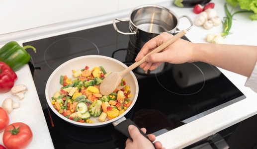 Nấu ăn dễ dàng với bếp từ