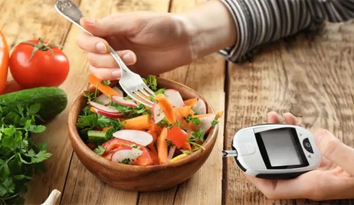 Đường huyết trước khi ăn 9,7mmol/L, nên ăn kiêng gì để ổn định?