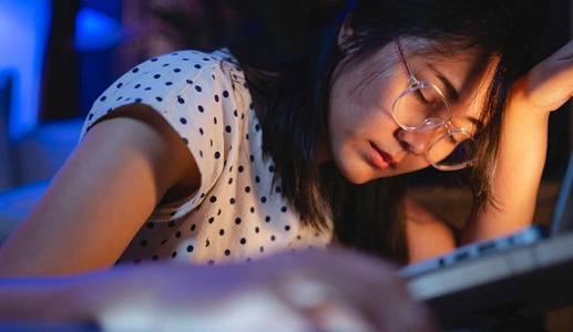 Mất ngủ, lo âu kéo dài cảnh báo thiếu hụt serotonin 