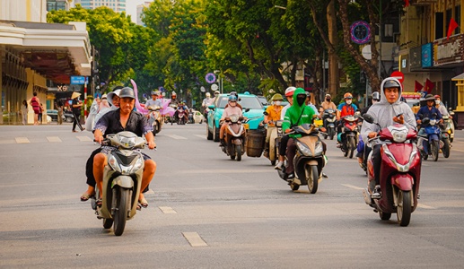 Bắc Bộ ngày nắng nóng, tối mưa dông