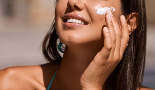 Mẹo giúp bạn lấy đủ lượng kem chống nắng cho khuôn mặt 