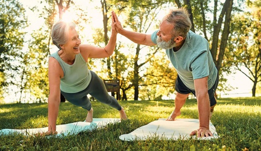 Plank 3 phút ở tuổi 100: Bí kíp tập luyện của cụ bà người Mỹ