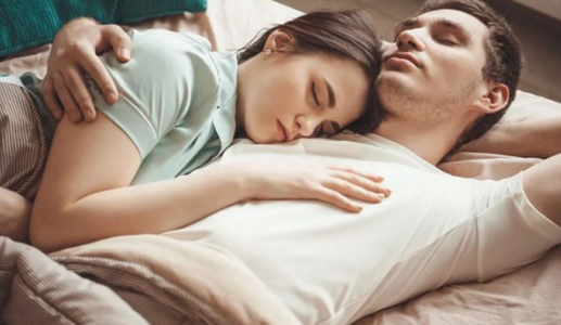 Những lợi ích sức khoẻ khi ngủ cạnh “người thương”