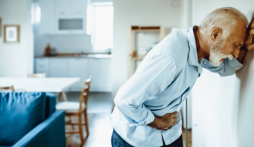 Viêm đường tiết niệu nguy hiểm thế nào với người cao tuổi?