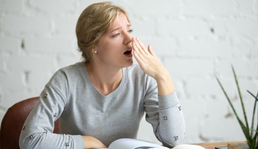 Ngáp quá nhiều cảnh báo tình trạng sức khỏe tiềm ẩn