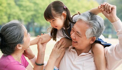 Cơ hội nâng cao sức khỏe khi lên chức ông bà