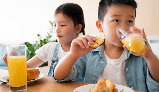 Bí quyết chọn đồ uống lành mạnh cho con