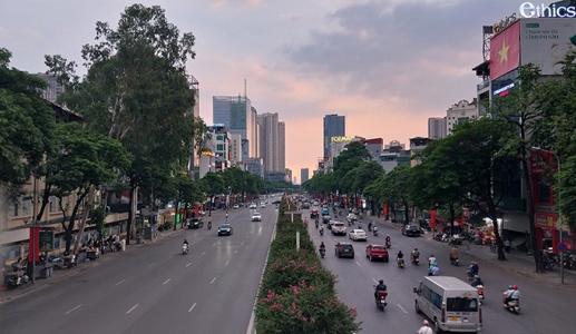 Cuối tuần nắng đẹp, chiều tối dễ có mưa rào và dông
