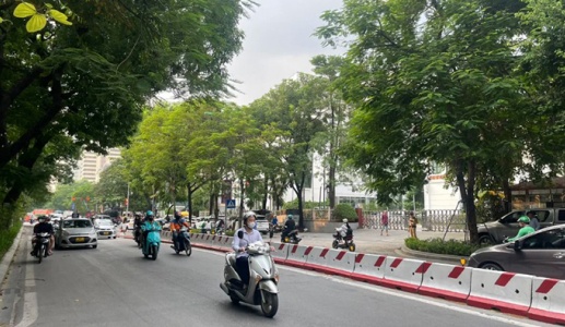 Bắc Bộ ngày nắng gián đoạn, Nam Bộ mưa lớn