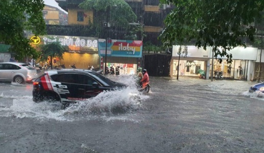 Mưa lớn sau bão, đề phòng ngập lụt và sạt lở