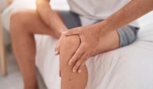 Bị run chân sau tai biến có phải bệnh Parkinson không?