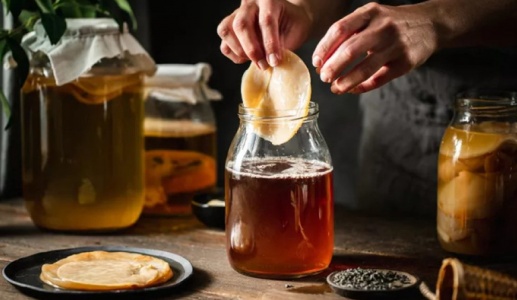 Bạn đã biết cách tự làm trà kombucha đơn giản ngay tại nhà?