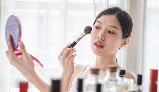 Bí quyết chăm sóc da giúp lớp trang điểm bền đẹp suốt ngày dài