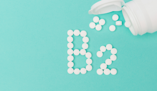 Vì sao nước tiểu đổi màu khi uống vitamin B2?