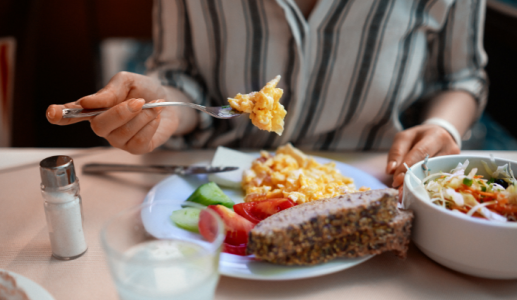 Lý do nên chia đều lượng protein tiêu thụ trong ngày