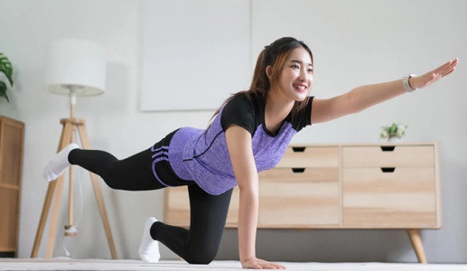 5 động tác giúp các cơ trung tâm khỏe toàn diện không kém tập plank