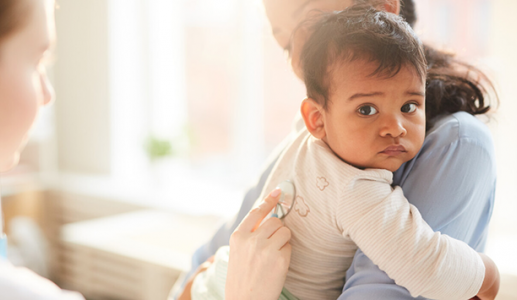 Bảo vệ sức khỏe trẻ em trong giai đoạn chuyển mùa