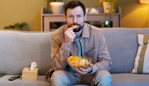 Thói quen cuối tuần của nam giới âm thầm tiêu diệt 'tinh binh'