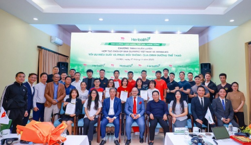 “Tối ưu Hiệu suất và Phục hồi thông qua Dinh dưỡng Thể thao” 