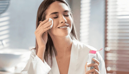 Nước tẩy trang lành tính hay gây hại cho da?