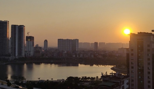 Thời tiết cuối tuần: Đất liền ngày nắng, trên biển cảnh báo sóng lớn